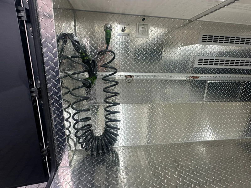 Будинок на колесах Scania 590S 6x2*4 STX 3x pop out - V8 - Demo/New - Full spec -: фото 18 Будинок на колесах Scania 590S 6x2*4 STX 3x pop out - V8 - Demo/New - Full spec -: фото 18