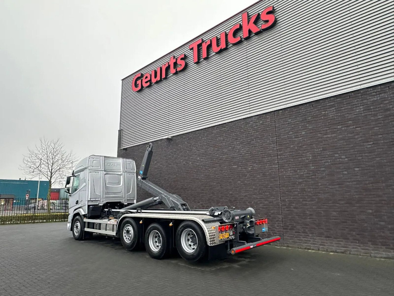 DAF XF 530 8X2 TRIPLE VDL S-30-6700 HAAKARMSYSTEEM/A - Гаковий мультиліфт вантажівка: фото 3 DAF XF 530 8X2 TRIPLE VDL S-30-6700 HAAKARMSYSTEEM/A - Гаковий мультиліфт вантажівка: фото 3