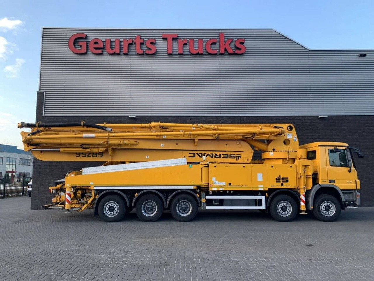 Mercedes-Benz Actros 5041 10X4 + SERMAC 6 RZ 56 METER CONCRETE - Автобетононасос: фото 5 Mercedes-Benz Actros 5041 10X4 + SERMAC 6 RZ 56 METER CONCRETE - Автобетононасос: фото 5