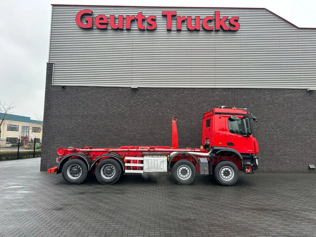 Mercedes-Benz Arocs 8X4 VDL S-30-6600 HAAKARMSYSTEEM/ABROLLKIP - Гаковий мультиліфт вантажівка: фото 4 Mercedes-Benz Arocs 8X4 VDL S-30-6600 HAAKARMSYSTEEM/ABROLLKIP - Гаковий мультиліфт вантажівка: фото 4