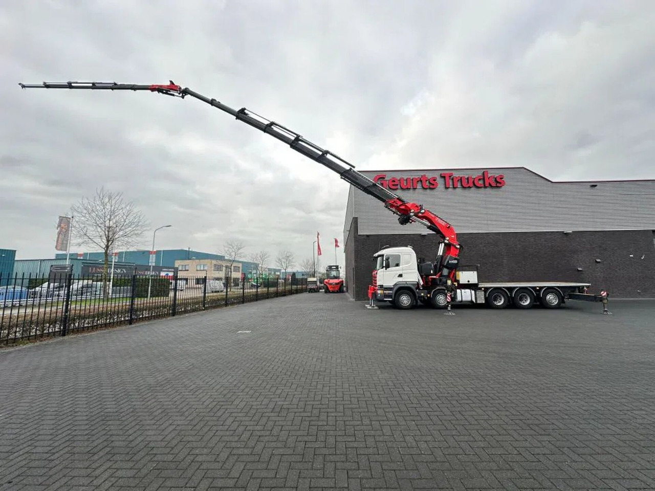Scania R520 V8 10X4 TRIDEM + F1650RA.2.28 + JIB L816 KR - Вантажівка з маніпулятором: фото 5 Scania R520 V8 10X4 TRIDEM + F1650RA.2.28 + JIB L816 KR - Вантажівка з маніпулятором: фото 5