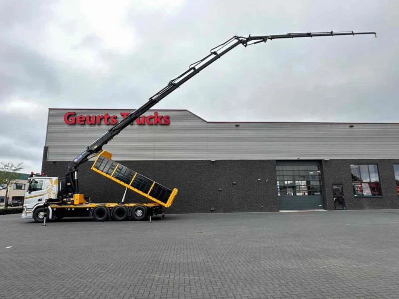 Scania R530 V8 NGS 8X4 TRIDEM MET HYVA 2Z KIPPER + HMF 5020-K6 + JIB FJ1000-K5 KRAAN/KRAN/CRANE/GRUA - Самоскид вантажівка, Вантажівка з маніпулятором: фото 1 Scania R530 V8 NGS 8X4 TRIDEM MET HYVA 2Z KIPPER + HMF 5020-K6 + JIB FJ1000-K5 KRAAN/KRAN/CRANE/GRUA - Самоскид вантажівка, Вантажівка з маніпулятором: фото 1