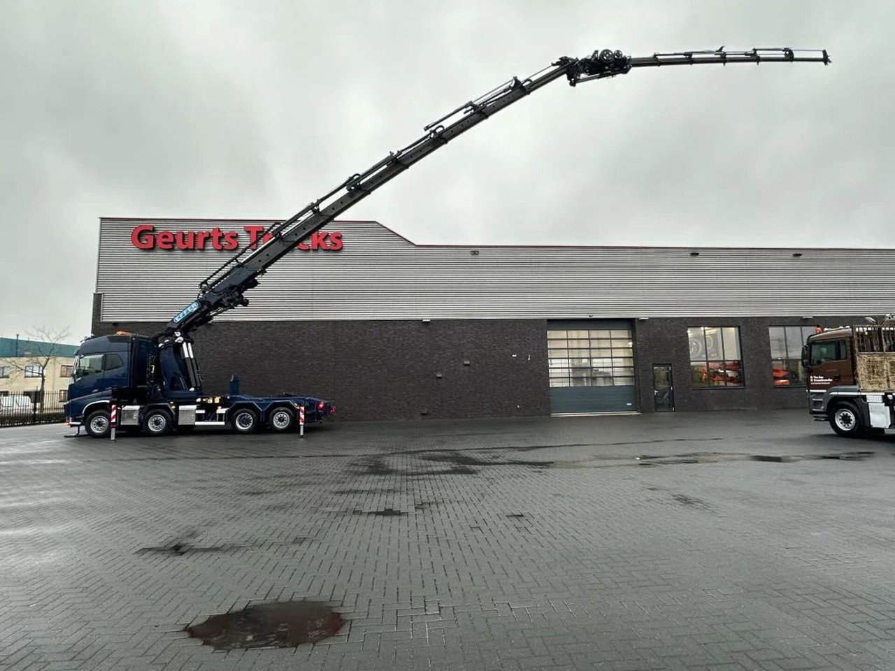 Volvo FH 16.650 8X2 + EFFER 1855/8S + JIB 6S HEAVY DUT - Тягач: фото 1 Volvo FH 16.650 8X2 + EFFER 1855/8S + JIB 6S HEAVY DUT - Тягач: фото 1