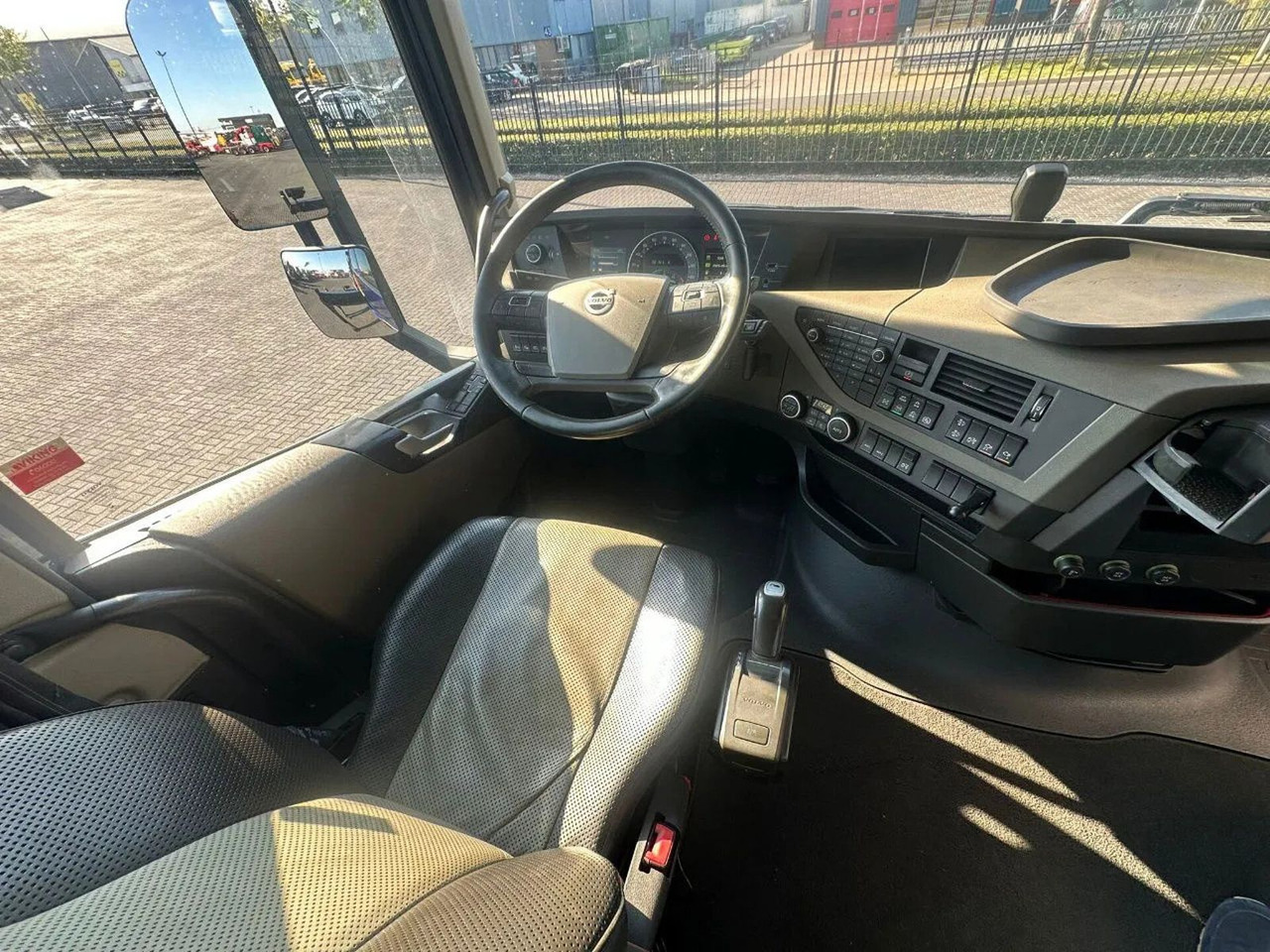 Вантажівка з маніпулятором Volvo FH 540 8X4 TREKKER / BAKWAGEN MET PALFINGER PK13: фото 24