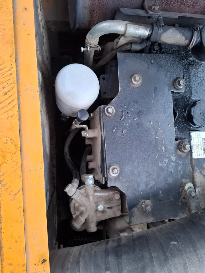 HYUNDAI R 140 W - Колісний екскаватор: фото 5 HYUNDAI R 140 W - Колісний екскаватор: фото 5