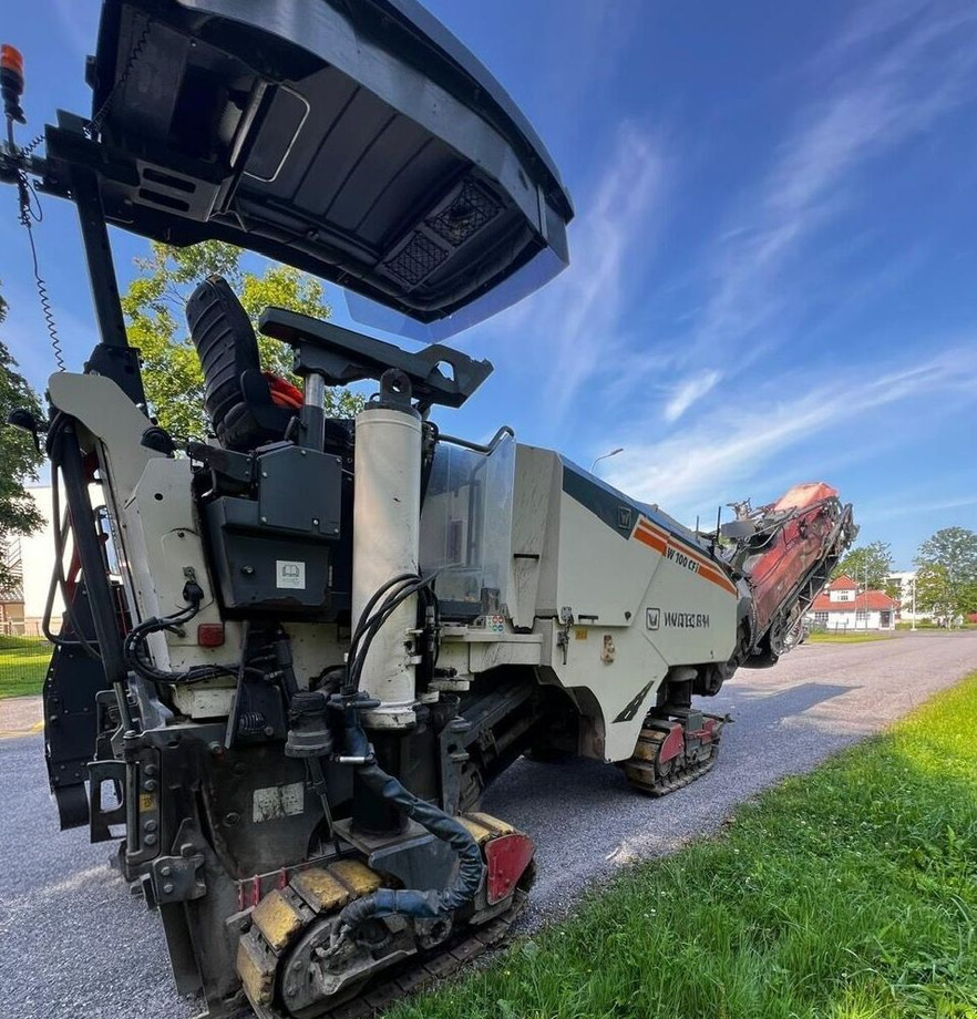WIRTGEN W 100CFi - Асфальтоукладальна машина: фото 1 WIRTGEN W 100CFi - Асфальтоукладальна машина: фото 1