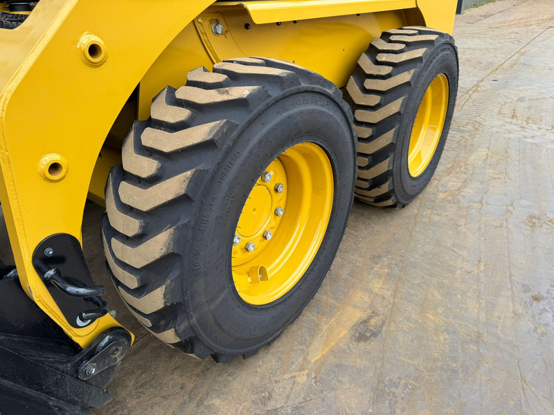 Новий Колісний навантажувач Caterpillar 216B3: фото 7