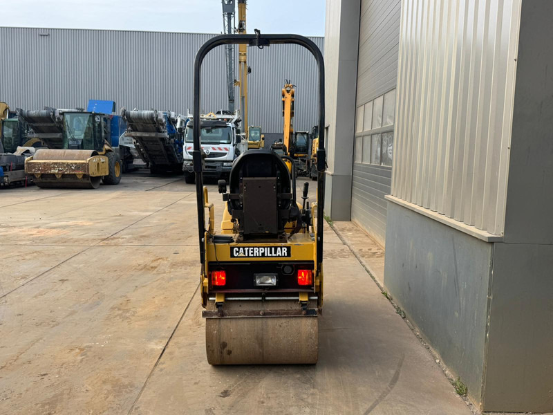 Caterpillar CB114 - Каток: фото 4 Caterpillar CB114 - Каток: фото 4