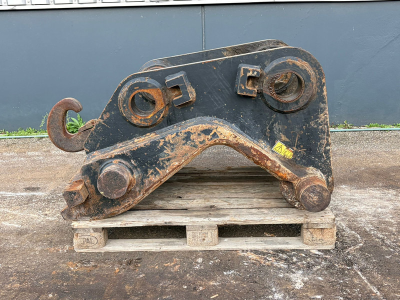 Caterpillar Quick Coupler CW70 for 374F - Зчіпний пристрій: фото 1 Caterpillar Quick Coupler CW70 for 374F - Зчіпний пристрій: фото 1