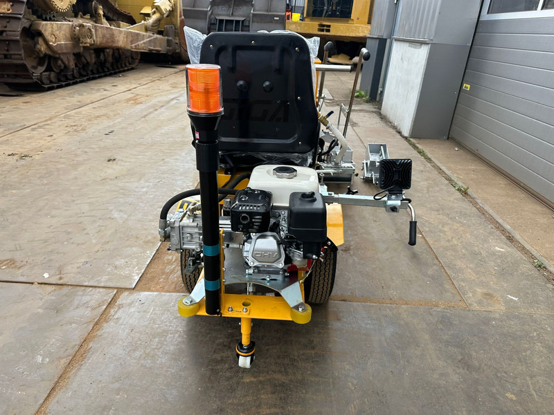 Giga power 860 Road Marking Machine - Асфальтоукладальна машина: фото 3 Giga power 860 Road Marking Machine - Асфальтоукладальна машина: фото 3