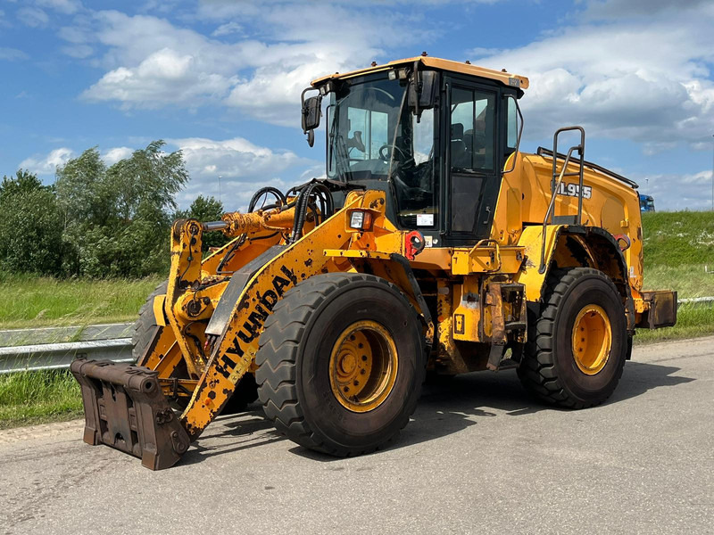 Hyundai HL955 - CE certified / ES Quick coupler - Колісний навантажувач: фото 2 Hyundai HL955 - CE certified / ES Quick coupler - Колісний навантажувач: фото 2