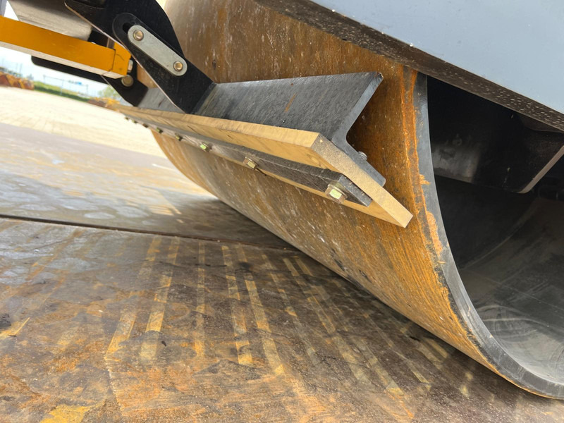 Новий Каток JCB VM166D: фото 8