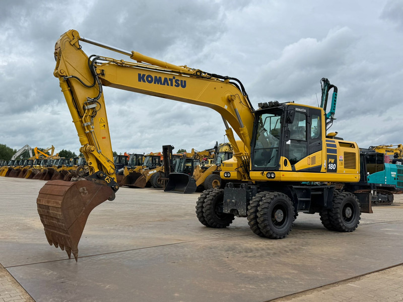 Komatsu PW180-11 - Колісний екскаватор: фото 2 Komatsu PW180-11 - Колісний екскаватор: фото 2