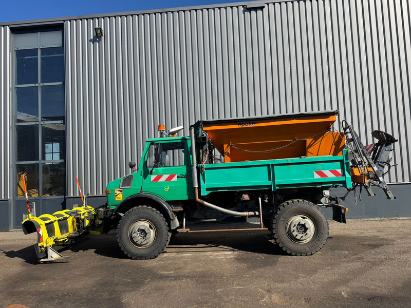 MERCEDESBENZ Unimog U1700 - Підмітально-прибиральна машина: фото 2 MERCEDESBENZ Unimog U1700 - Підмітально-прибиральна машина: фото 2