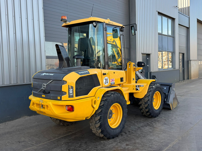 Volvo L30G - Колісний навантажувач: фото 4 Volvo L30G - Колісний навантажувач: фото 4