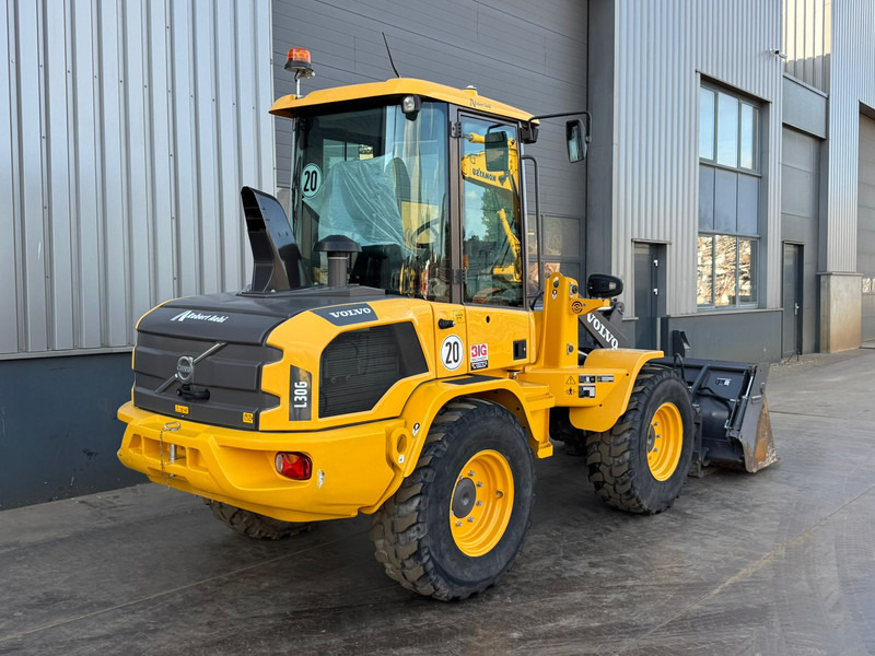 Volvo L30G - Колісний навантажувач: фото 5 Volvo L30G - Колісний навантажувач: фото 5