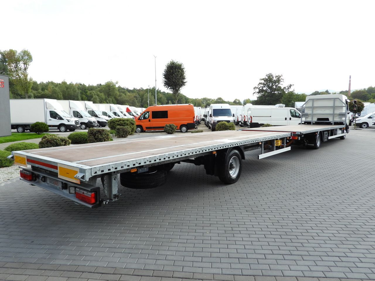 DAF LF 230 CONTAINER CARRIER PLATFORM + TRAILER WEBASTO CRUISE CONTROL LED LIGHTS PNEUMATICS AUTOMATIC TRANSMISSION TWIN WHEELS AIR CONDITIONING 230HP - Контейнеровоз/ Змінний кузов вантажівка: фото 3 DAF LF 230 CONTAINER CARRIER PLATFORM + TRAILER WEBASTO CRUISE CONTROL LED LIGHTS PNEUMATICS AUTOMATIC TRANSMISSION TWIN WHEELS AIR CONDITIONING 230HP - Контейнеровоз/ Змінний кузов вантажівка: фото 3