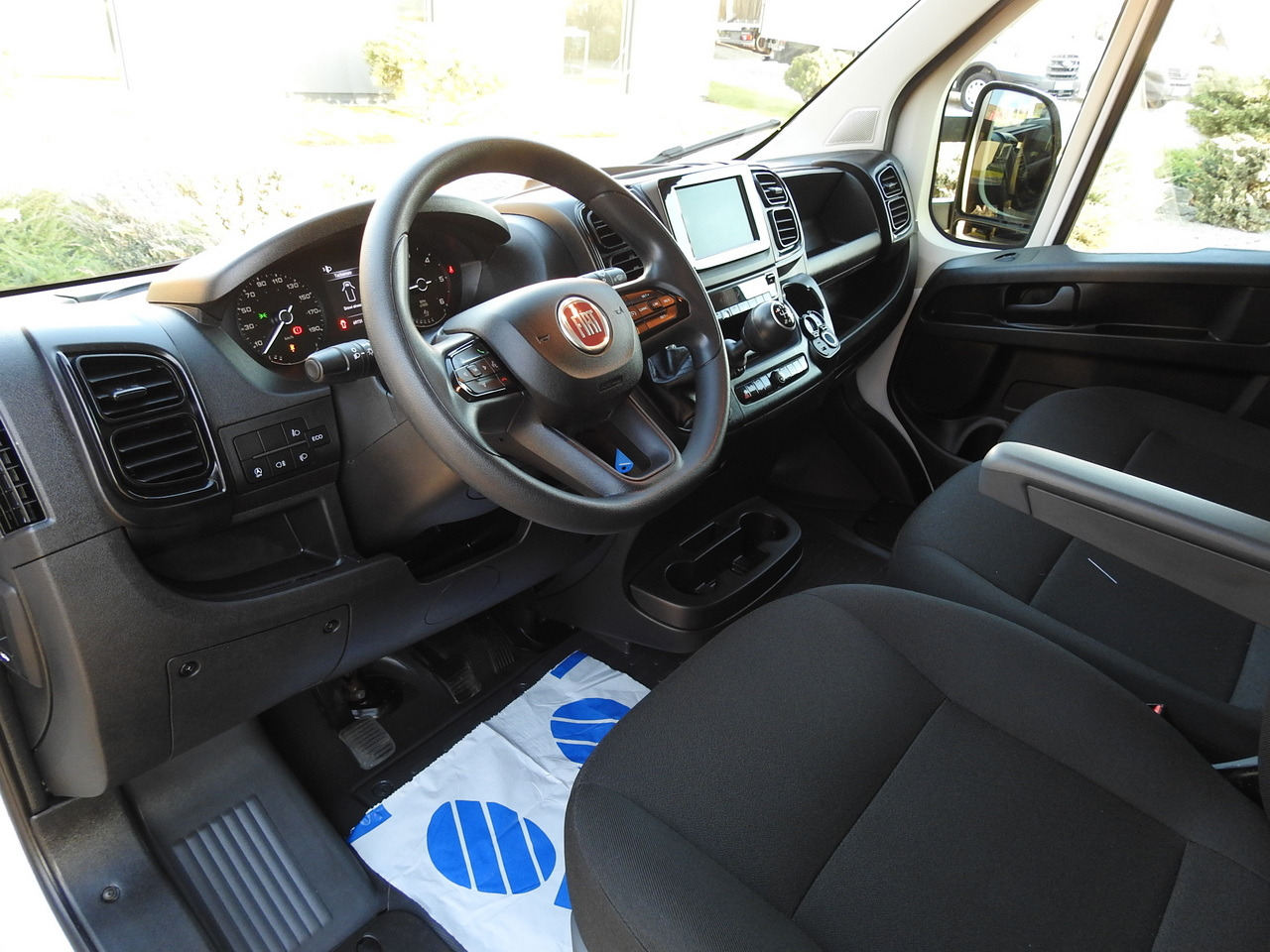 FIAT DUCATO BOX LIFT 8 PALLETS CRUISE CONTROL AIR CONDITIONING 180HP - Фургон з закритим кузовом: фото 2 FIAT DUCATO BOX LIFT 8 PALLETS CRUISE CONTROL AIR CONDITIONING 180HP - Фургон з закритим кузовом: фото 2