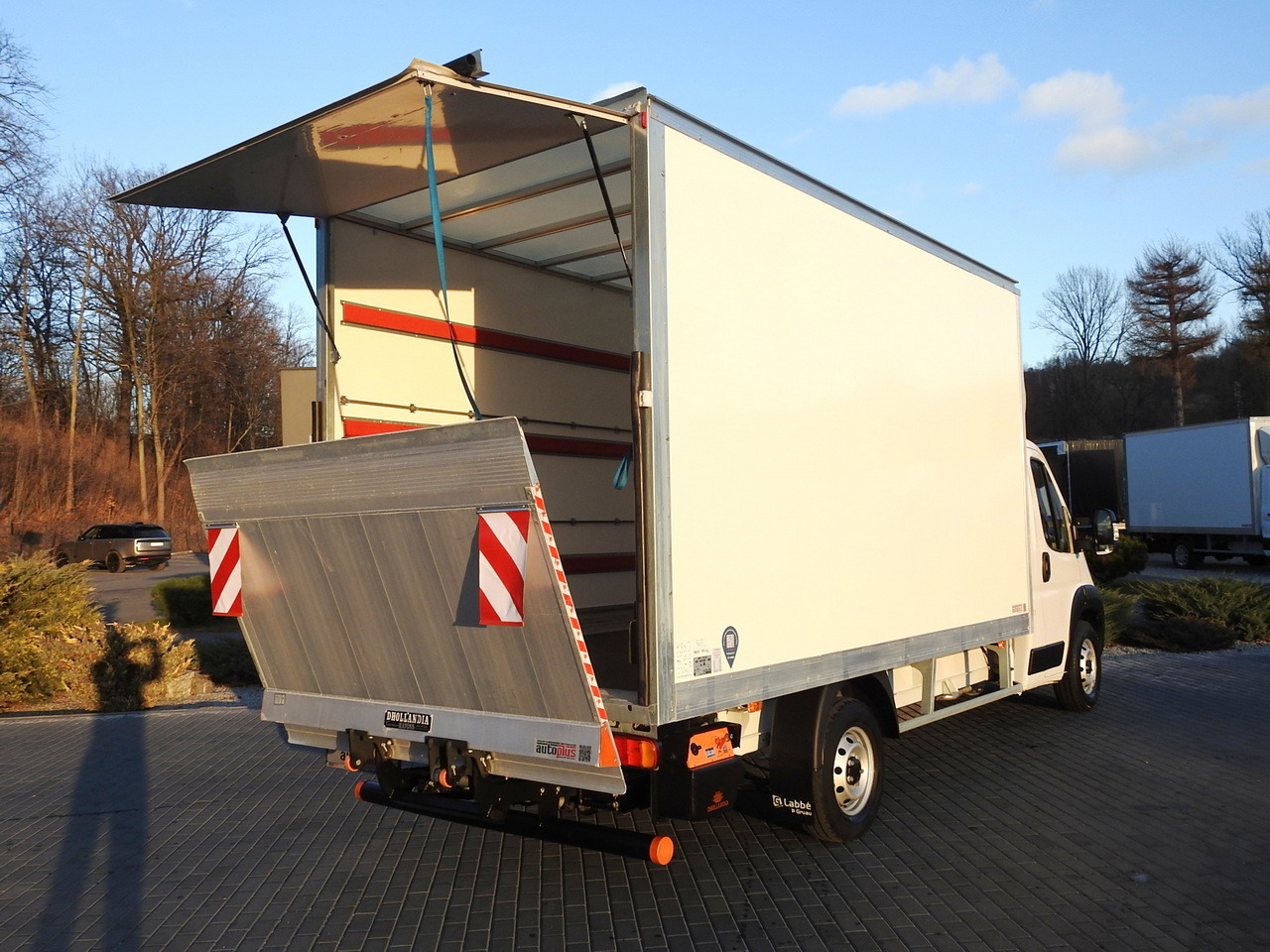 FIAT DUCATO BOX LIFT 8 PALLETS CRUISE CONTROL AIR CONDITIONING 180HP - Фургон з закритим кузовом: фото 3 FIAT DUCATO BOX LIFT 8 PALLETS CRUISE CONTROL AIR CONDITIONING 180HP - Фургон з закритим кузовом: фото 3
