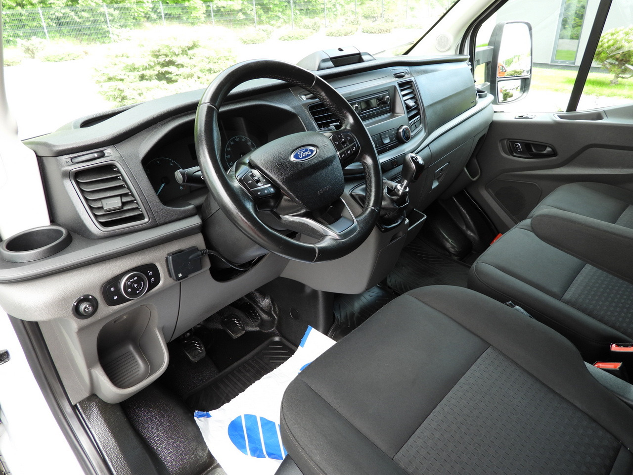 FORD TRANSIT BOX LIFT 8 PALLETS CRUISE CONTROL LED LIGHTS AIR CONDITIONING 130HP - Фургон з закритим кузовом: фото 2 FORD TRANSIT BOX LIFT 8 PALLETS CRUISE CONTROL LED LIGHTS AIR CONDITIONING 130HP - Фургон з закритим кузовом: фото 2