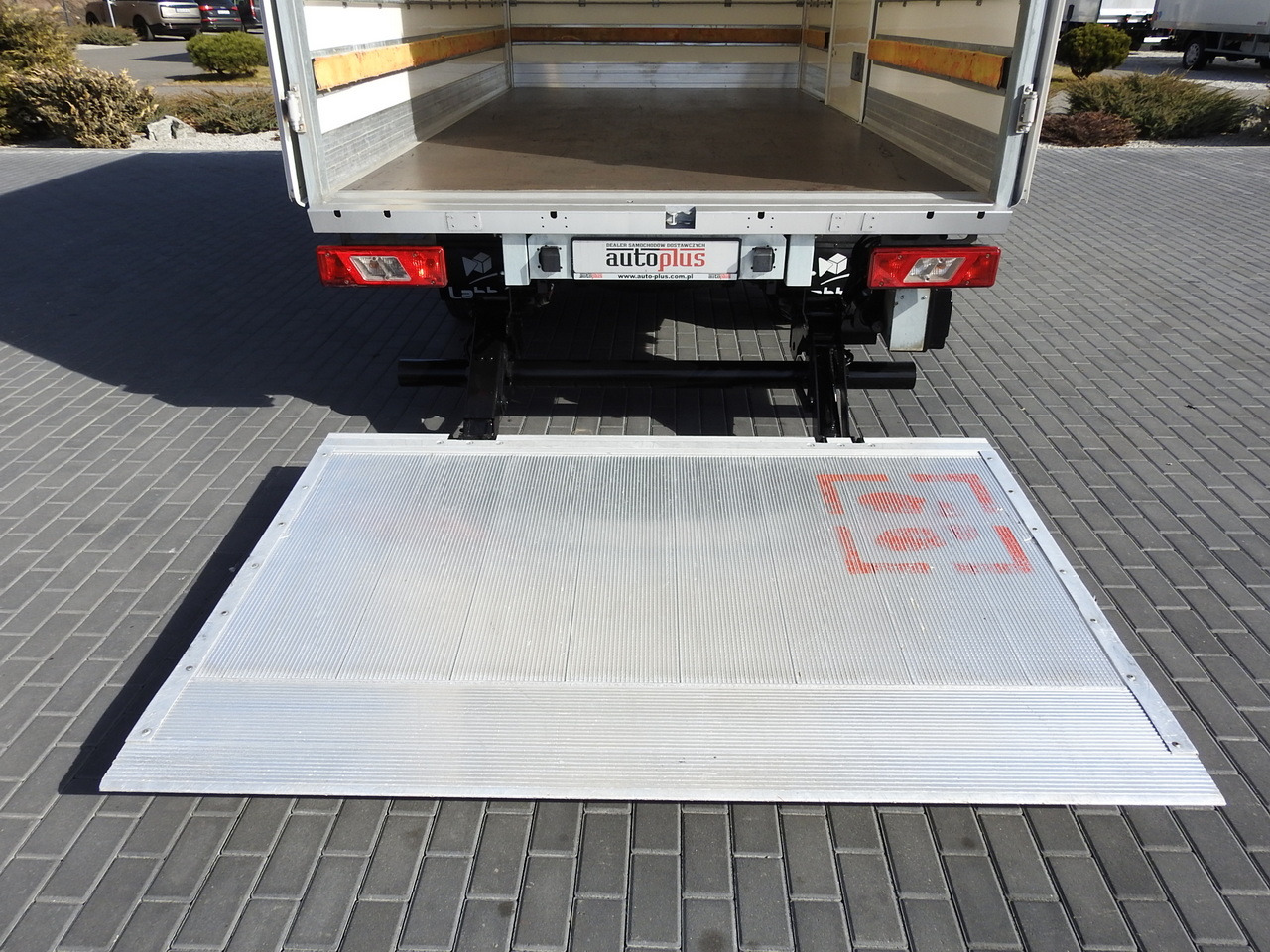 Фургон з закритим кузовом FORD TRANSIT  BOX LIFT 8 PALLETS CRUISE CONTROL LED LIGHTS TWIN WHEELS AIR CONDITIONING  170HP: фото 23