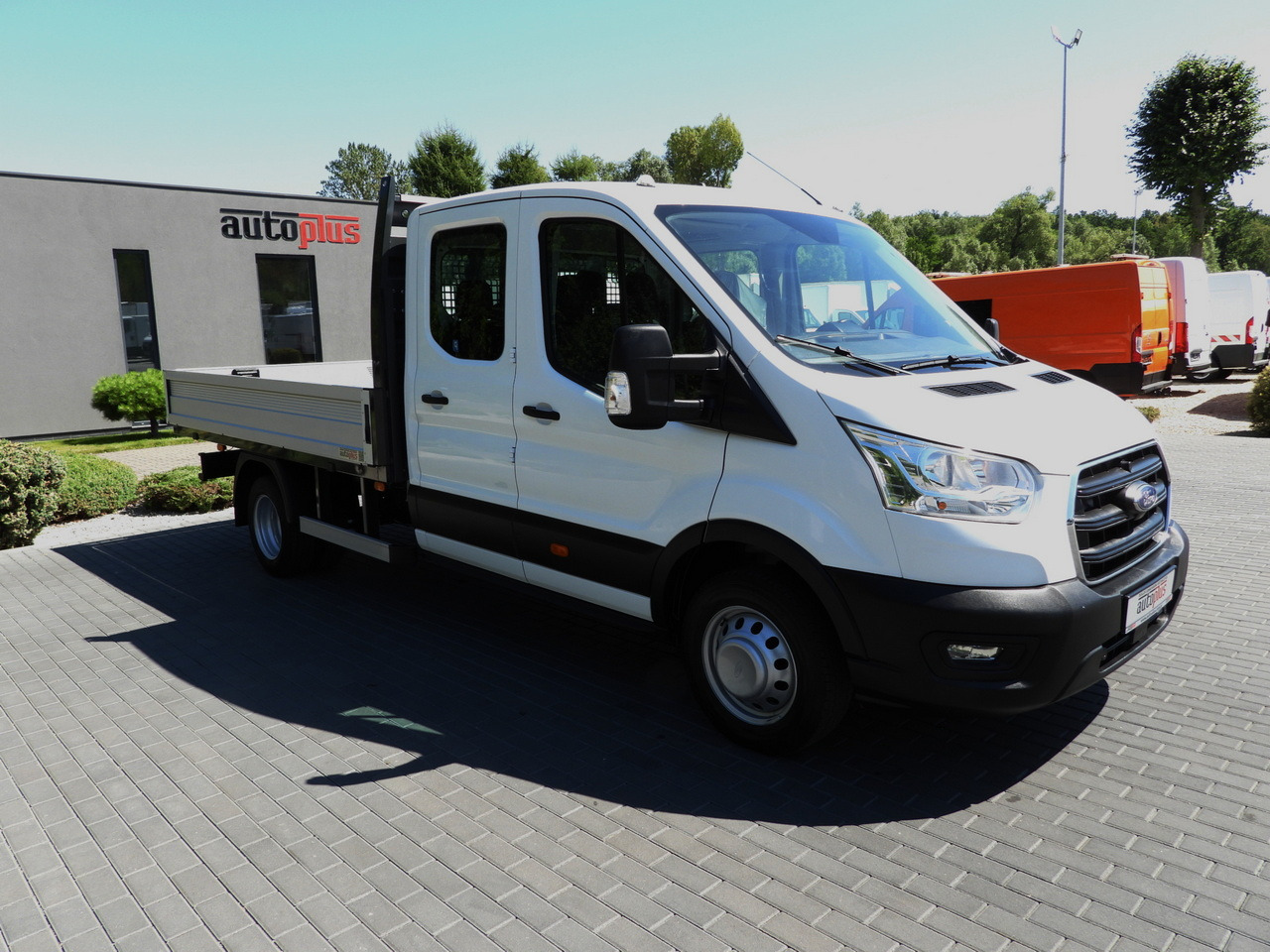 FORD TRANSIT STAKE BODY DOUBLE CABIN DOKA 7 SEATS TWIN WHEELS AIR CONDITIONING 130HP - Вантажопасажирський фургон: фото 4 FORD TRANSIT STAKE BODY DOUBLE CABIN DOKA 7 SEATS TWIN WHEELS AIR CONDITIONING 130HP - Вантажопасажирський фургон: фото 4