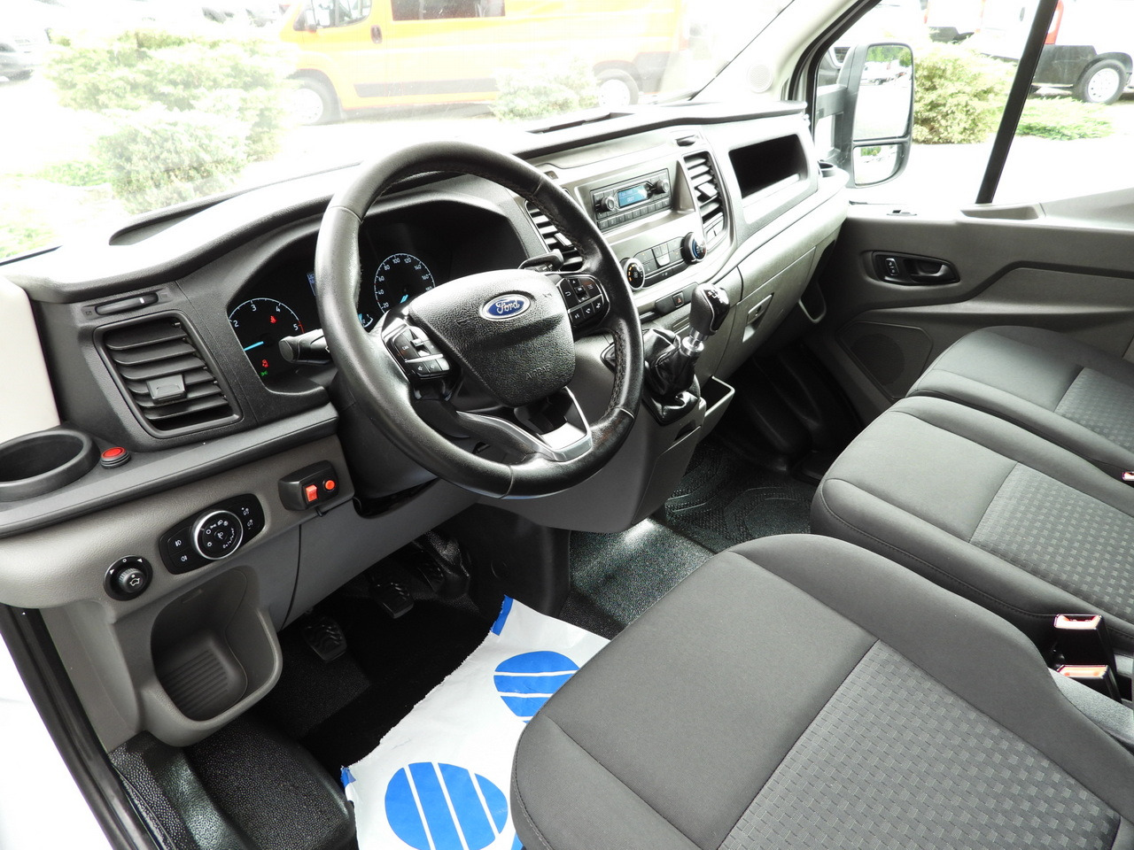 FORD TRANSIT TARPAULIN 8 PALLETS CRUISE CONTROL LED LIGHTS TWIN WHEELS AIR CONDITIONING 130HP - Тентований фургон: фото 2 FORD TRANSIT TARPAULIN 8 PALLETS CRUISE CONTROL LED LIGHTS TWIN WHEELS AIR CONDITIONING 130HP - Тентований фургон: фото 2