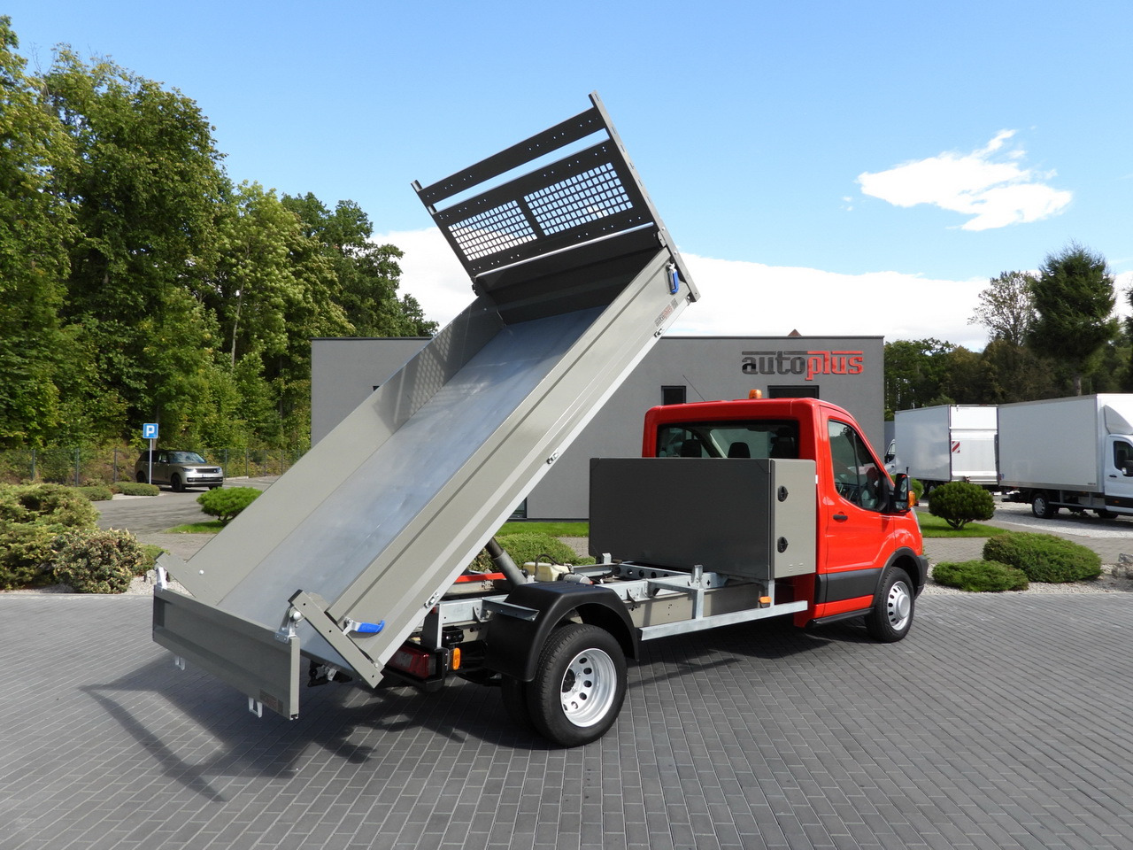 FORD TRANSIT TIPPER CRUISE CONTROL LED LIGHTS TWIN WHEELS AIR CONDITIONING 170HP - Малотоннажний самоскид: фото 3 FORD TRANSIT TIPPER CRUISE CONTROL LED LIGHTS TWIN WHEELS AIR CONDITIONING 170HP - Малотоннажний самоскид: фото 3