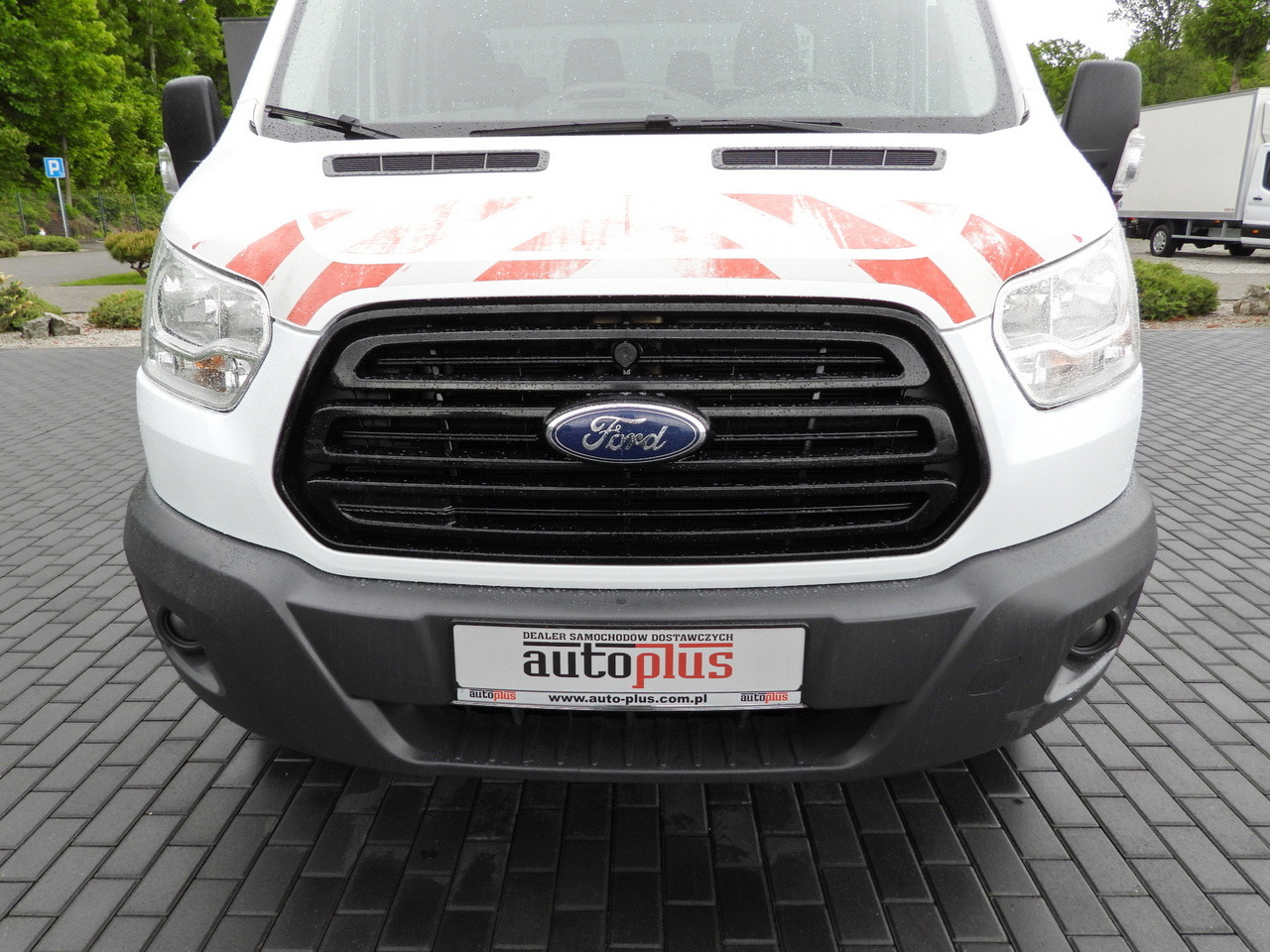 Малотоннажний самоскид FORD TRANSIT TIPPER DOUBLE CABIN DOKA 6 SEATS CRUISE CONTROL AIR CONDITIONING TWIN WHEELS 170HP: фото 14 Малотоннажний самоскид FORD TRANSIT TIPPER DOUBLE CABIN DOKA 6 SEATS CRUISE CONTROL AIR CONDITIONING TWIN WHEELS 170HP: фото 14