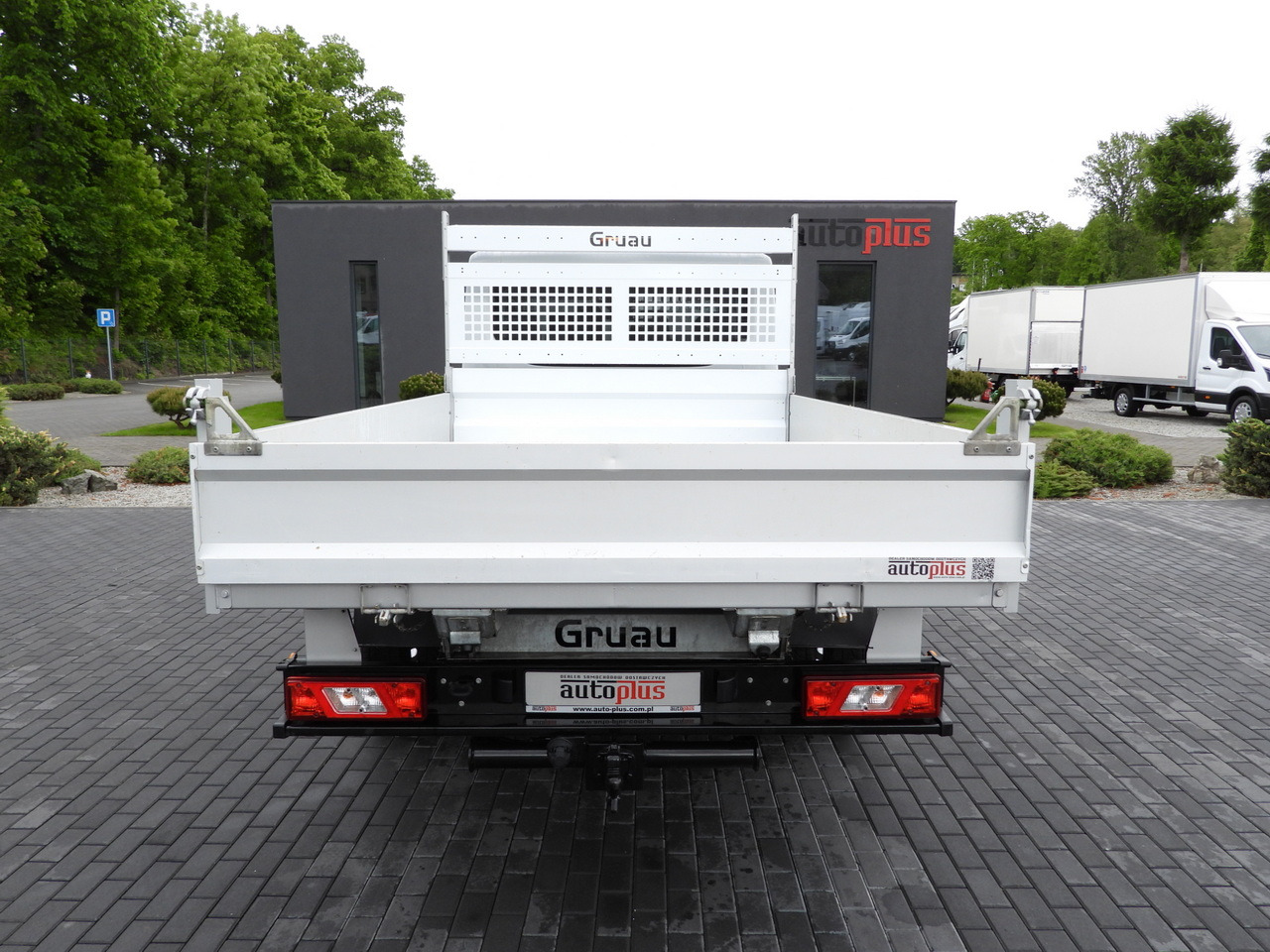 Малотоннажний самоскид FORD TRANSIT TIPPER DOUBLE CABIN DOKA 6 SEATS CRUISE CONTROL AIR CONDITIONING TWIN WHEELS 170HP: фото 10 Малотоннажний самоскид FORD TRANSIT TIPPER DOUBLE CABIN DOKA 6 SEATS CRUISE CONTROL AIR CONDITIONING TWIN WHEELS 170HP: фото 10