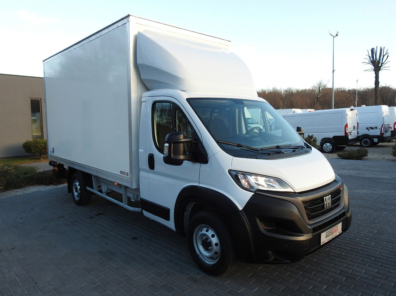 Fiat DUCATO KOFFER AUFZUG 8 PALETTEN TEMPOMAT - Фургон з закритим кузовом: фото 4 Fiat DUCATO KOFFER AUFZUG 8 PALETTEN TEMPOMAT - Фургон з закритим кузовом: фото 4