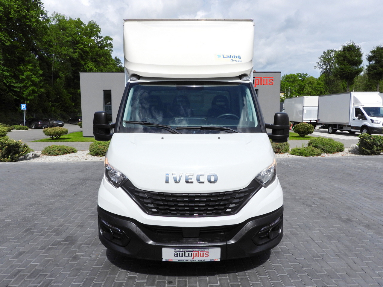 IVECO DAILY 35C16 BOX LIFT 8 PALLETS CRUISE CONTROL TWIN WHEELS AIR CONDITIONING 160HP - Фургон з закритим кузовом: фото 5 IVECO DAILY 35C16 BOX LIFT 8 PALLETS CRUISE CONTROL TWIN WHEELS AIR CONDITIONING 160HP - Фургон з закритим кузовом: фото 5