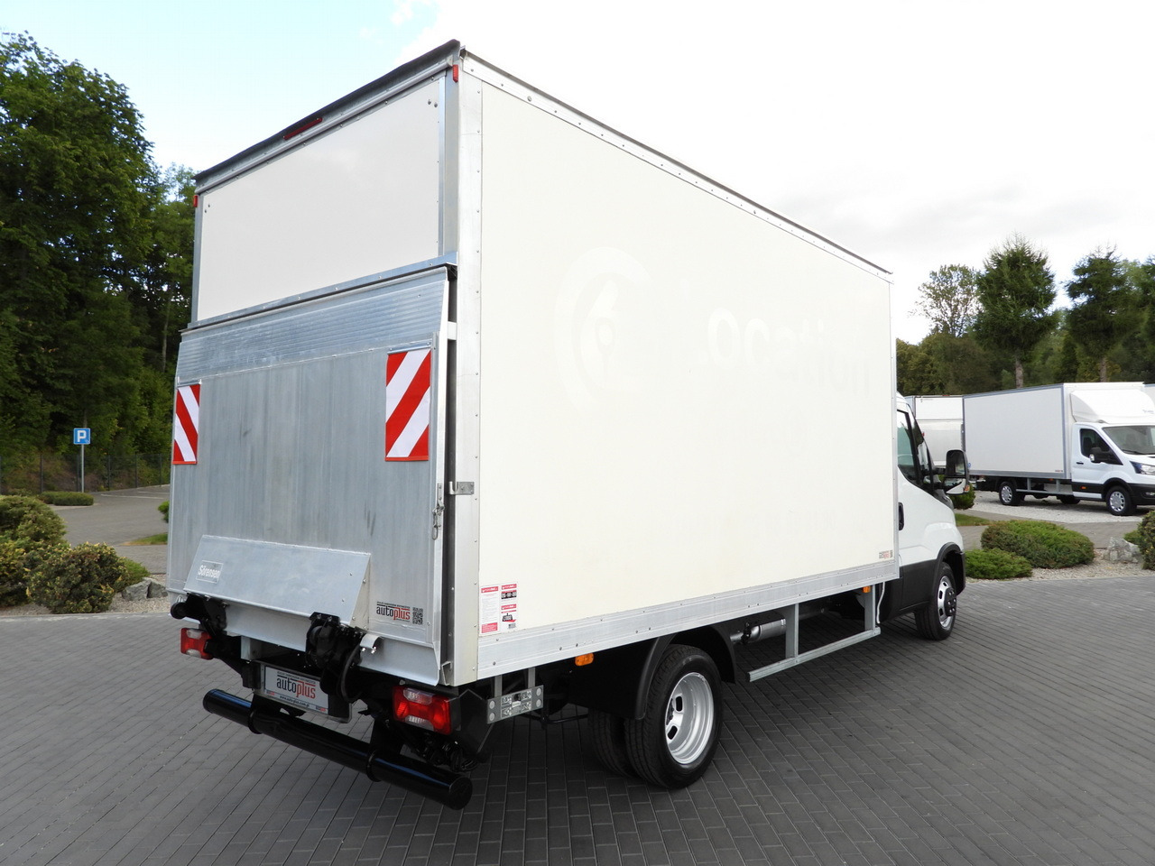 IVECO DAILY 35C16 BOX LIFT 8 PALLETS CRUISE CONTROL TWIN WHEELS AIR CONDITIONING 160HP - Фургон з закритим кузовом: фото 3 IVECO DAILY 35C16 BOX LIFT 8 PALLETS CRUISE CONTROL TWIN WHEELS AIR CONDITIONING 160HP - Фургон з закритим кузовом: фото 3
