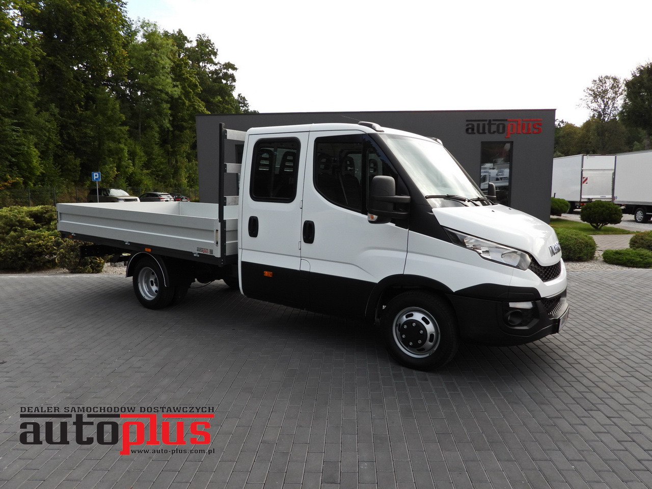 IVECO DAILY 35C17 STAKE BODY DOUBLE CABIN DOKA 7 SEATS CRUISE CONTROL TWIN WHEELS AIR CONDITIONING 170HP - Вантажопасажирський фургон: фото 1 IVECO DAILY 35C17 STAKE BODY DOUBLE CABIN DOKA 7 SEATS CRUISE CONTROL TWIN WHEELS AIR CONDITIONING 170HP - Вантажопасажирський фургон: фото 1