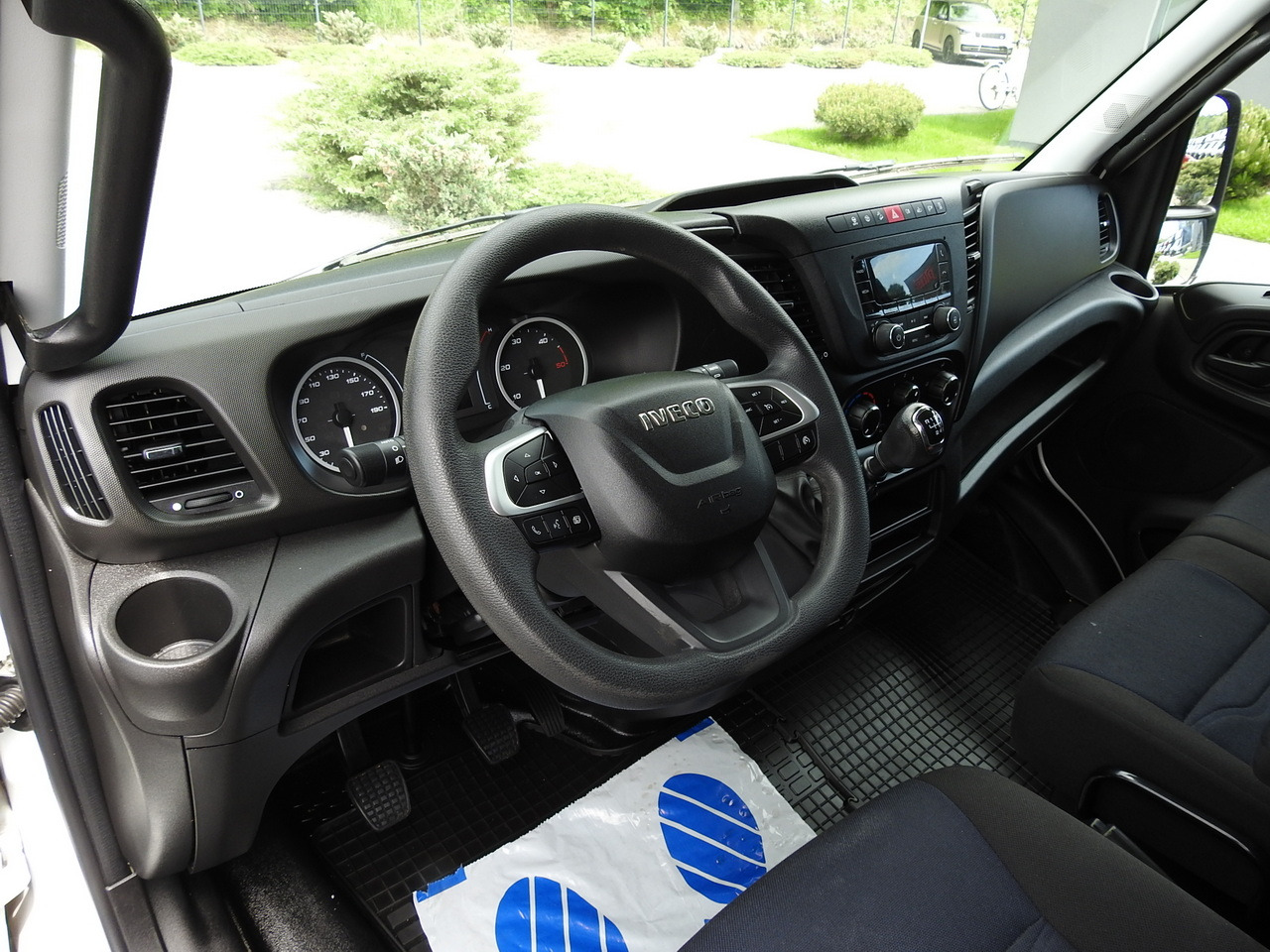 IVECO DAILY 35S14 8 PALLETS CRUISE CONTROL TWIN WHEELS AIR CONDITIONING 140HP - Фургон з закритим кузовом: фото 2 IVECO DAILY 35S14 8 PALLETS CRUISE CONTROL TWIN WHEELS AIR CONDITIONING 140HP - Фургон з закритим кузовом: фото 2