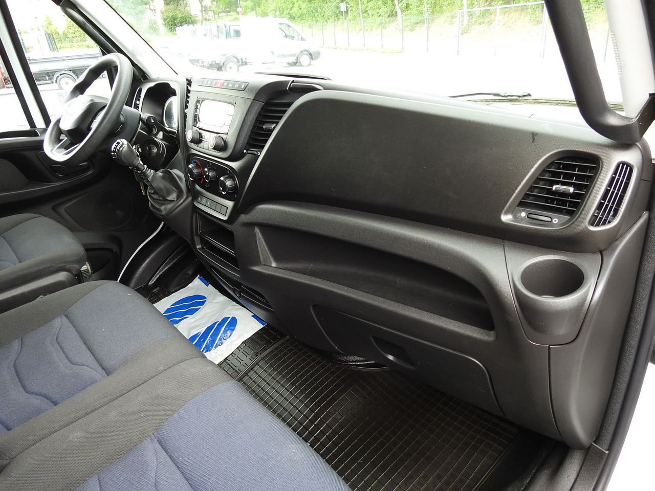 Фургон з закритим кузовом IVECO DAILY 35S14 8 PALLETS CRUISE CONTROL TWIN WHEELS AIR CONDITIONING 140HP: фото 35 Фургон з закритим кузовом IVECO DAILY 35S14 8 PALLETS CRUISE CONTROL TWIN WHEELS AIR CONDITIONING 140HP: фото 35