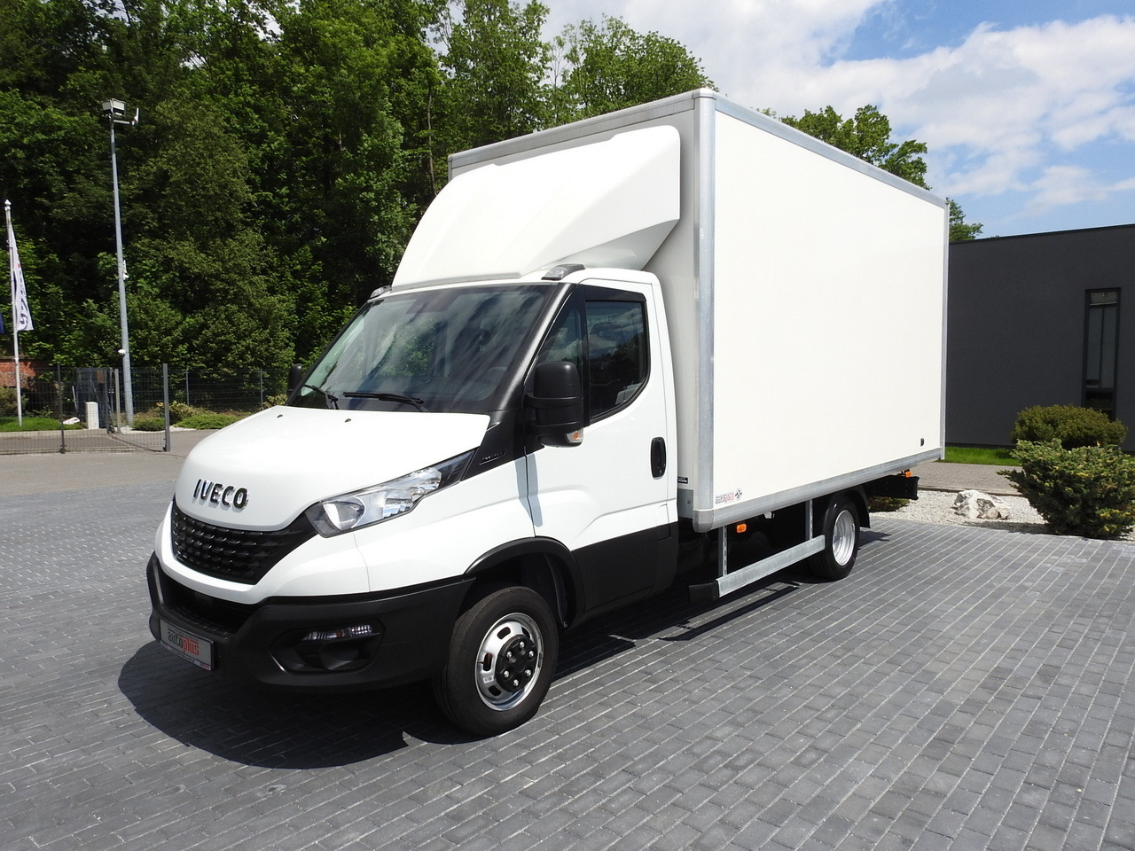 Фургон з закритим кузовом IVECO DAILY 35S14 8 PALLETS CRUISE CONTROL TWIN WHEELS AIR CONDITIONING 140HP: фото 6 Фургон з закритим кузовом IVECO DAILY 35S14 8 PALLETS CRUISE CONTROL TWIN WHEELS AIR CONDITIONING 140HP: фото 6