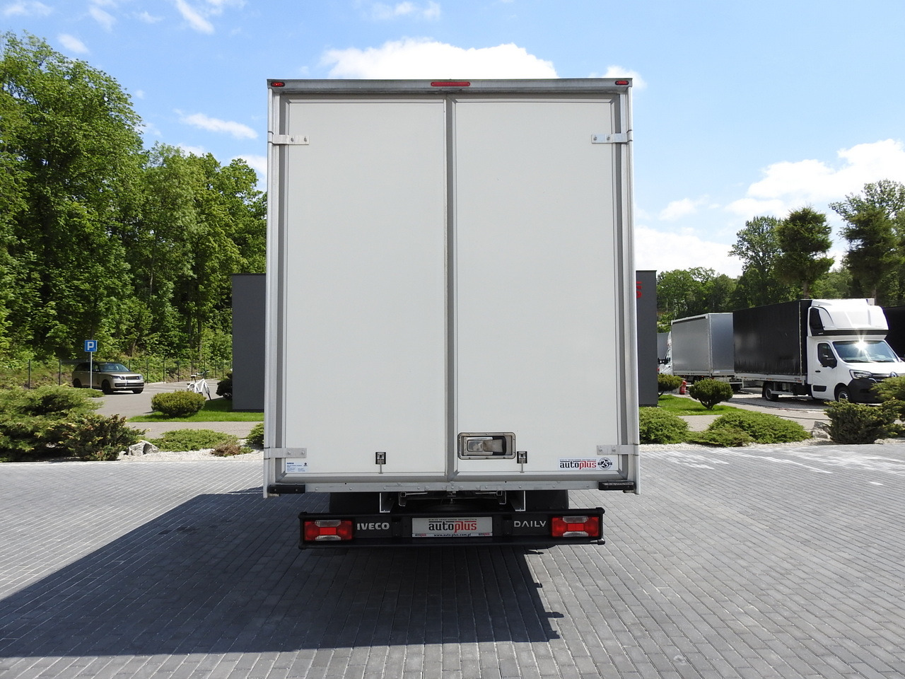 Фургон з закритим кузовом IVECO DAILY 35S14 8 PALLETS CRUISE CONTROL TWIN WHEELS AIR CONDITIONING 140HP: фото 10 Фургон з закритим кузовом IVECO DAILY 35S14 8 PALLETS CRUISE CONTROL TWIN WHEELS AIR CONDITIONING 140HP: фото 10