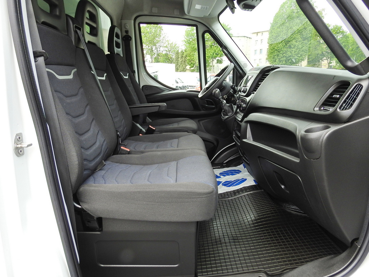 Фургон з закритим кузовом IVECO DAILY 35S14 8 PALLETS CRUISE CONTROL TWIN WHEELS AIR CONDITIONING 140HP: фото 34 Фургон з закритим кузовом IVECO DAILY 35S14 8 PALLETS CRUISE CONTROL TWIN WHEELS AIR CONDITIONING 140HP: фото 34