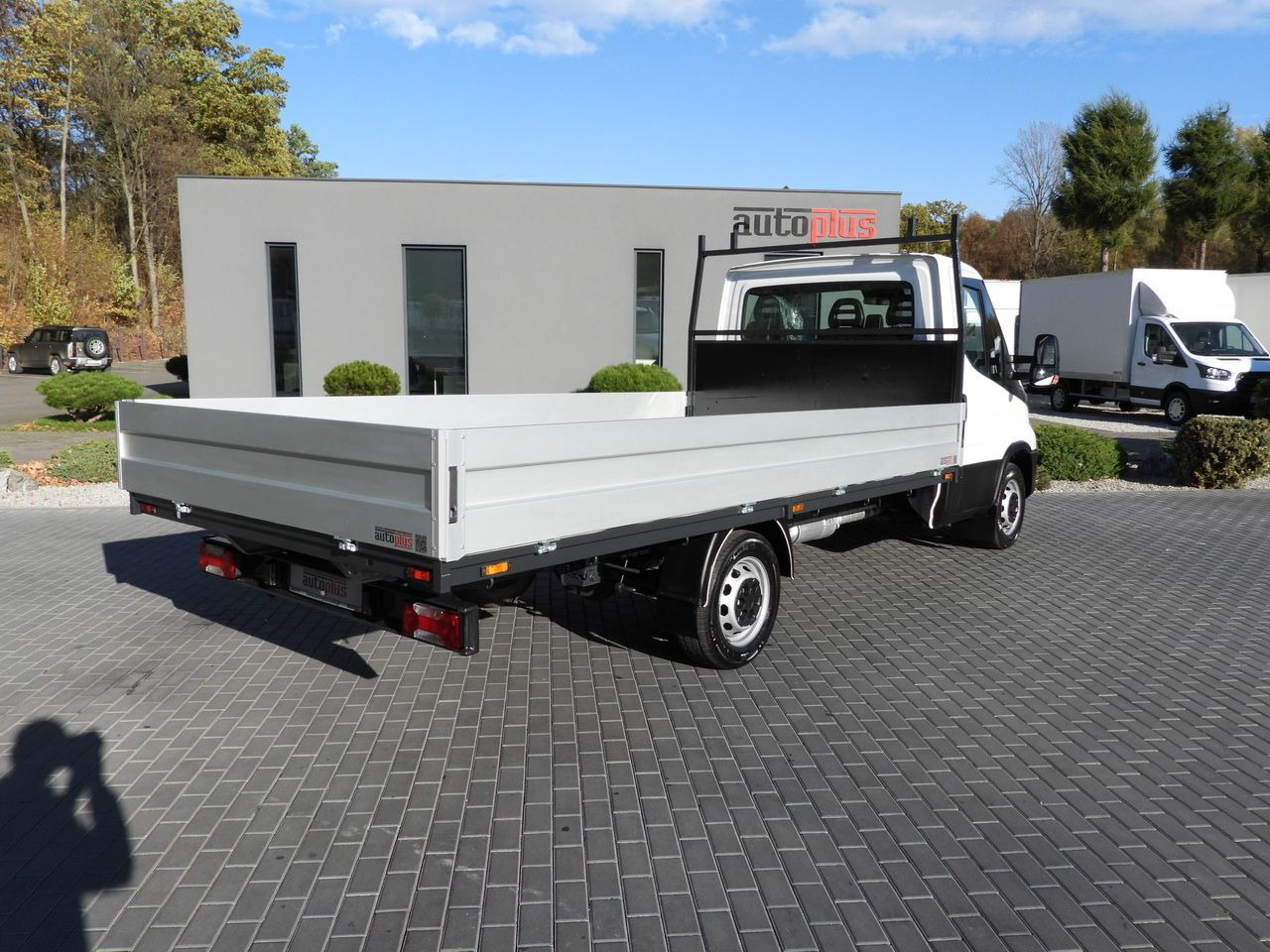 IVECO DAILY 35S14 STAKE BODY 8 PALLETS CRUISE CONTROL AIR CONDITIONING  140HP - Легка бортова вантажівка: фото 3 IVECO DAILY 35S14 STAKE BODY 8 PALLETS CRUISE CONTROL AIR CONDITIONING  140HP - Легка бортова вантажівка: фото 3