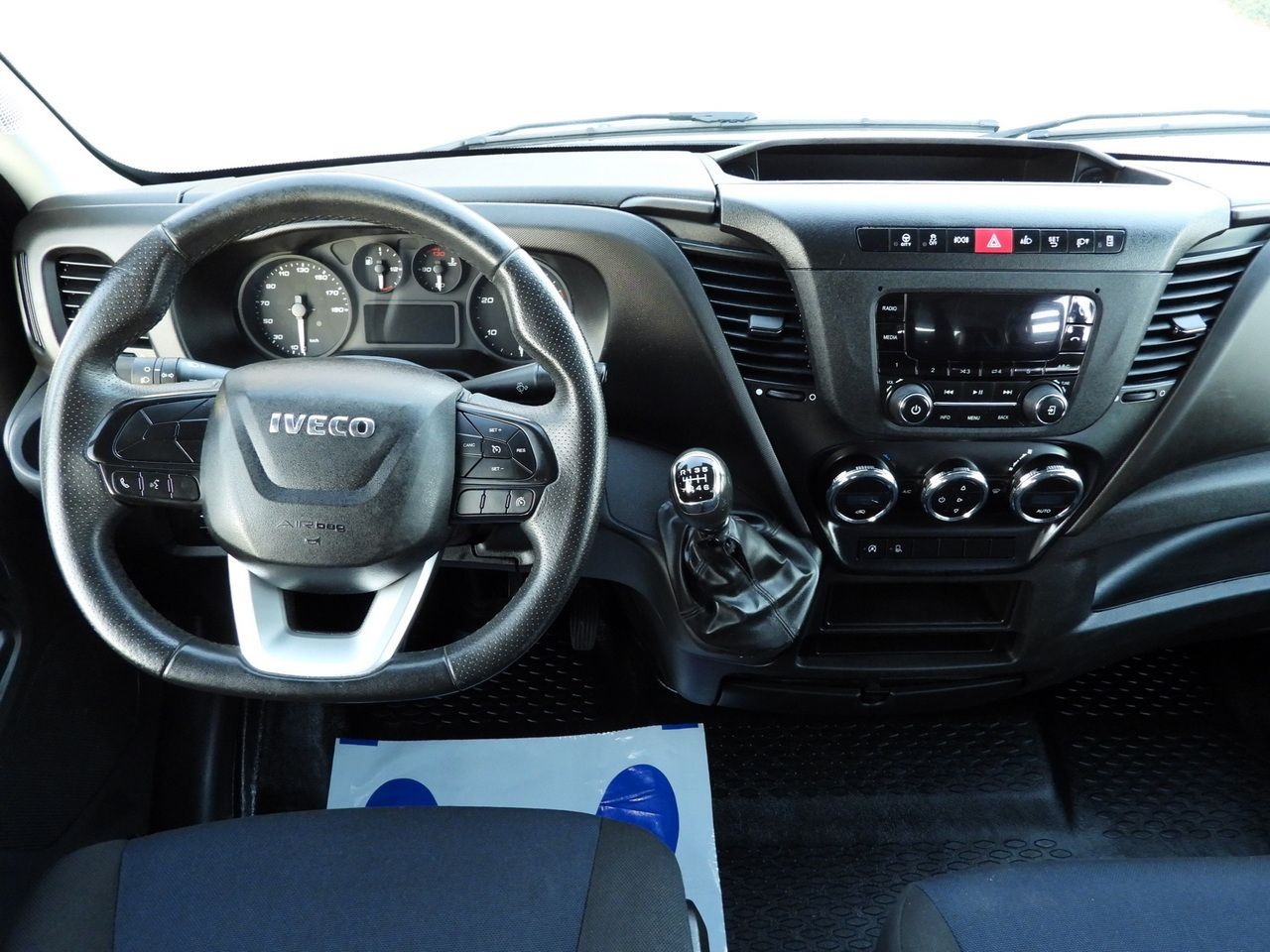 Вантажопасажирський фургон IVECO DAILY 35S14 STAKE BODY DOUBLE CABIN DOKA 7 SEATS CRUISE CONTROL AIR CONDITIONING  140HP: фото 21