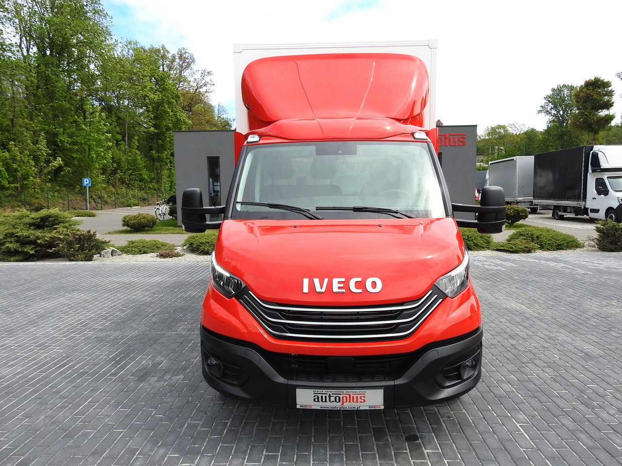 IVECO DAILY 35S18 NEW BOX 10 PALLETS CRUISE CONTROL NAVIGATION AIR CONDITIONING LED LIGHTS GUARANTEE 180HP - Фургон з закритим кузовом: фото 5 IVECO DAILY 35S18 NEW BOX 10 PALLETS CRUISE CONTROL NAVIGATION AIR CONDITIONING LED LIGHTS GUARANTEE 180HP - Фургон з закритим кузовом: фото 5