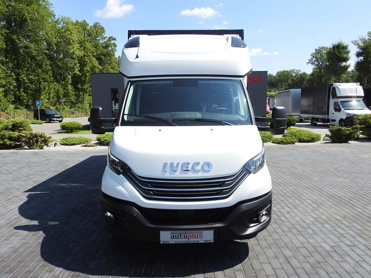 IVECO DAILY 35S18 NEW TARPAULIN 8 PALLETS CRUISE CONTROL NAVIGATION LED LIGHTS AUTOMATIC TRANSMISSION HI-MATIC MANUFACTURERS WARRANTY 180HP - Тентований фургон: фото 5 IVECO DAILY 35S18 NEW TARPAULIN 8 PALLETS CRUISE CONTROL NAVIGATION LED LIGHTS AUTOMATIC TRANSMISSION HI-MATIC MANUFACTURERS WARRANTY 180HP - Тентований фургон: фото 5