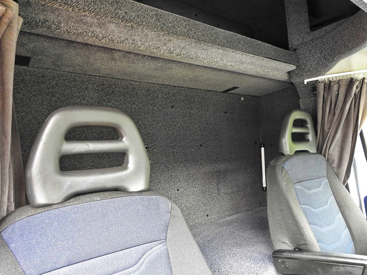 Тентована вантажівка IVECO DAILY 70C18 TARPAULIN LIFT 12 PALLETS WEBASTO CRUISE CONTROL TWIN WHEELS AIR CONDITIONING  180HP: фото 44