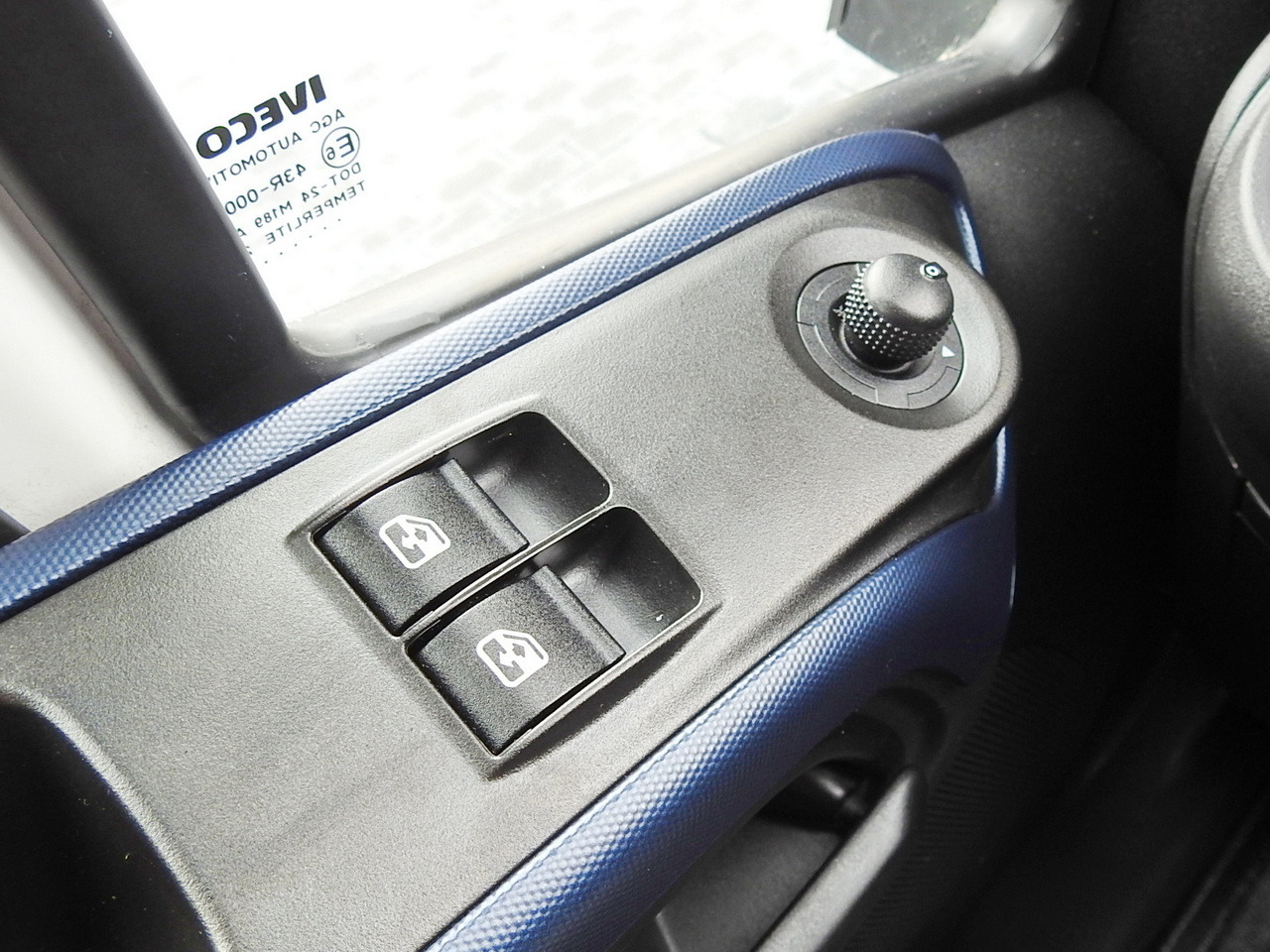 Тентована вантажівка IVECO DAILY 70C18 TARPAULIN LIFT 12 PALLETS WEBASTO CRUISE CONTROL TWIN WHEELS AIR CONDITIONING  180HP: фото 32