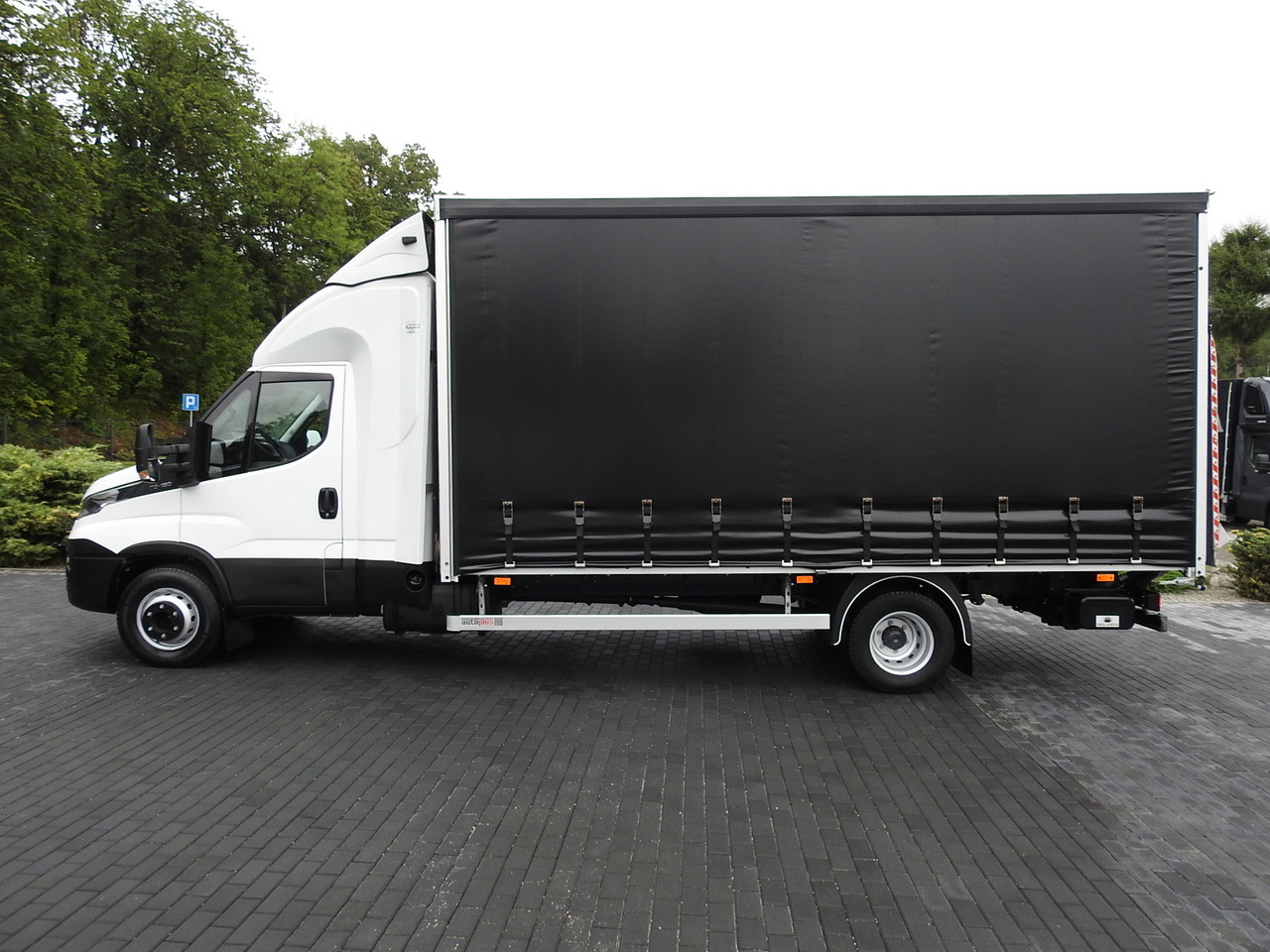 Тентована вантажівка IVECO DAILY 70C18 TARPAULIN LIFT 12 PALLETS WEBASTO CRUISE CONTROL TWIN WHEELS AIR CONDITIONING  180HP: фото 10