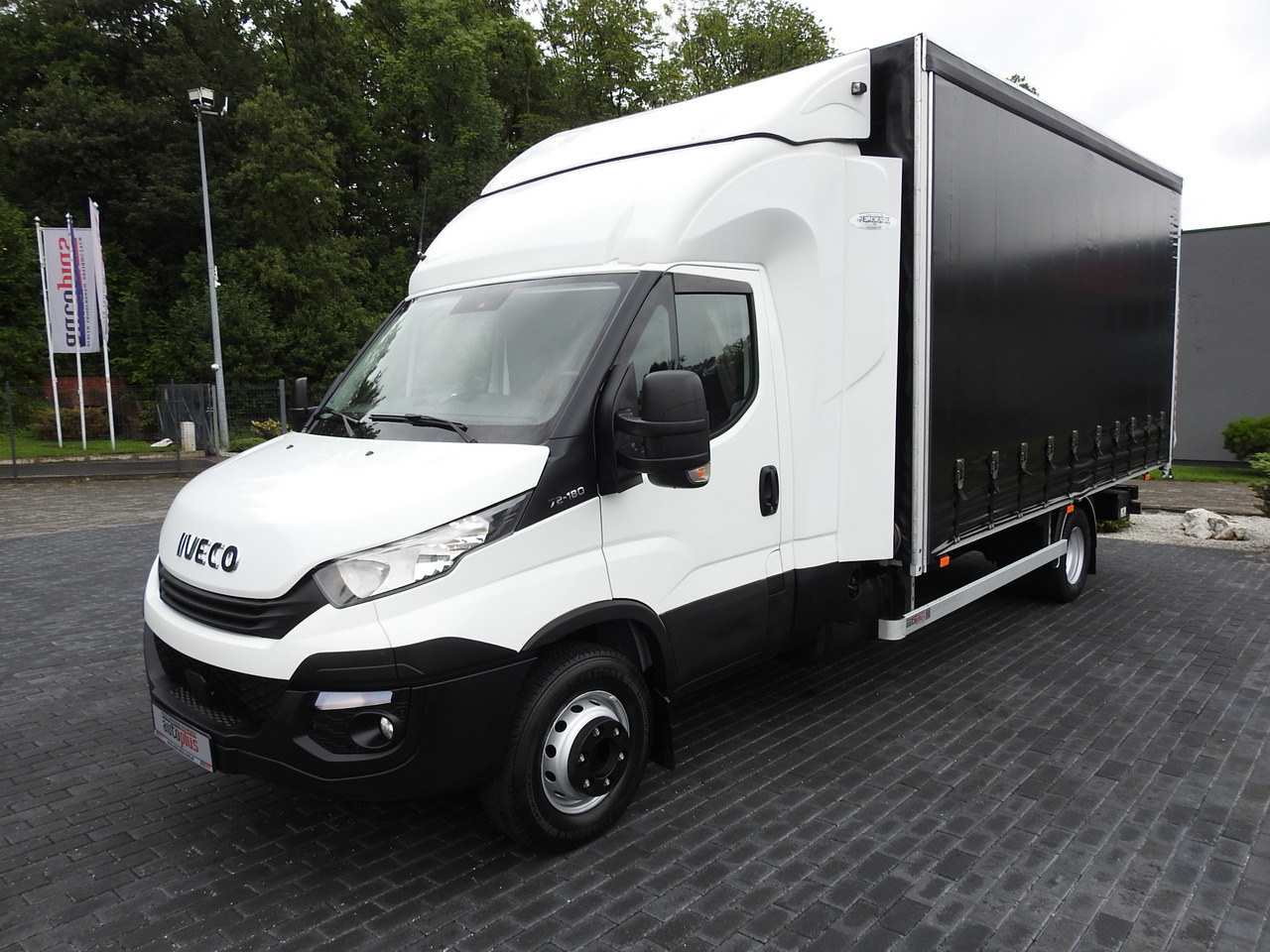 Тентована вантажівка IVECO DAILY 70C18 TARPAULIN LIFT 12 PALLETS WEBASTO CRUISE CONTROL TWIN WHEELS AIR CONDITIONING  180HP: фото 6