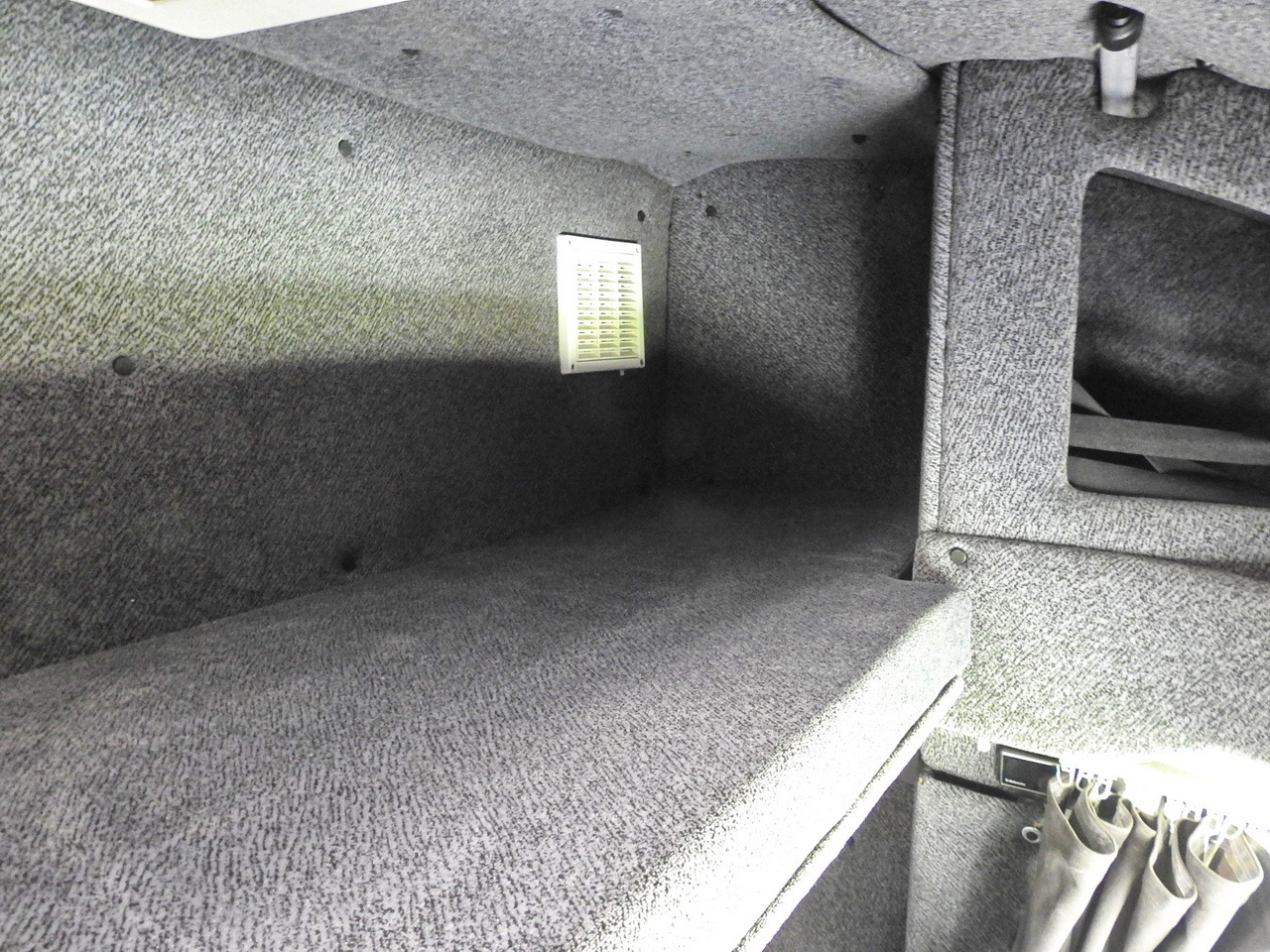 Тентована вантажівка IVECO DAILY 70C18 TARPAULIN LIFT 12 PALLETS WEBASTO CRUISE CONTROL TWIN WHEELS AIR CONDITIONING  180HP: фото 47