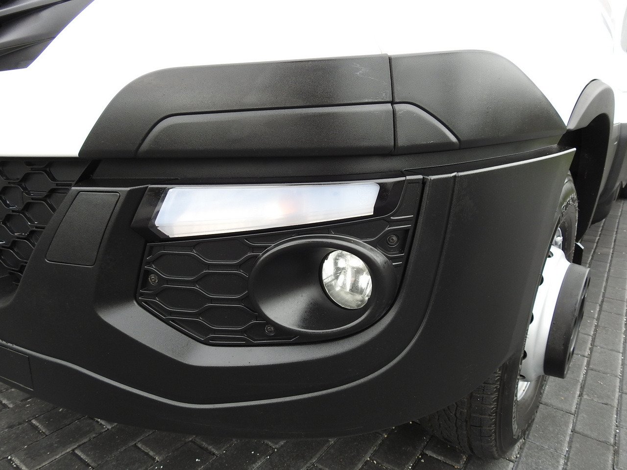 Тентована вантажівка IVECO DAILY 70C18 TARPAULIN LIFT 12 PALLETS WEBASTO CRUISE CONTROL TWIN WHEELS AIR CONDITIONING  180HP: фото 19