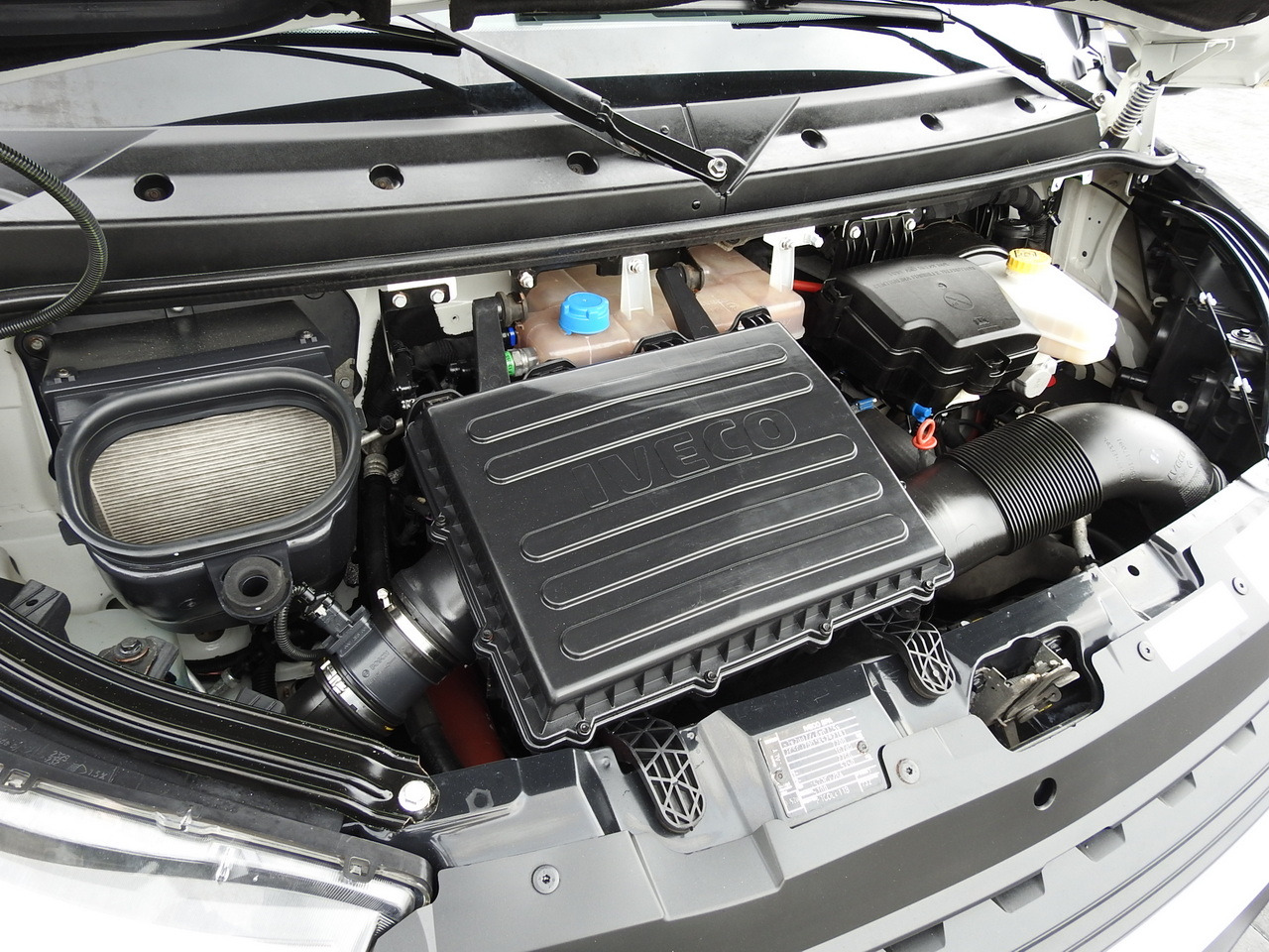 Тентована вантажівка IVECO DAILY 70C18 TARPAULIN LIFT 12 PALLETS WEBASTO CRUISE CONTROL TWIN WHEELS AIR CONDITIONING  180HP: фото 29